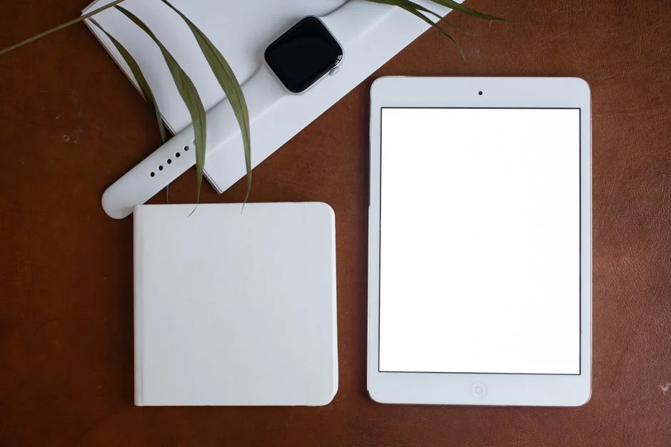 mobile-01 silver-imac-displaying-color-gradient-x335izxxfc